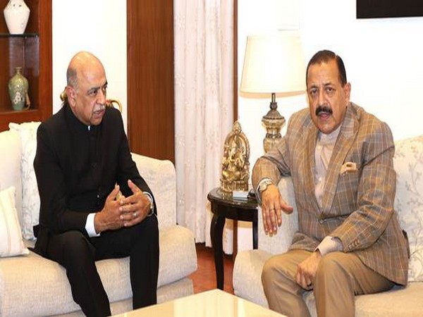  Union Minister Dr Jitendra Singh with Global Head of IBM Corporation (Photo/PIB)
