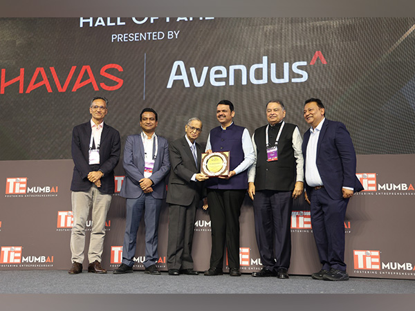 TiE Mumbai Board Members with CM of Maharashtra, Devendra Fadnavis and N. R. Narayana Murthy – Founder, Infosys at TiEcon Mumbai 2025
