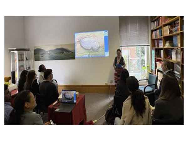 London-Tibet Office briefs Westminster students on China’s repression in Tibet. (Photo/@CTA_TibetdotNet)