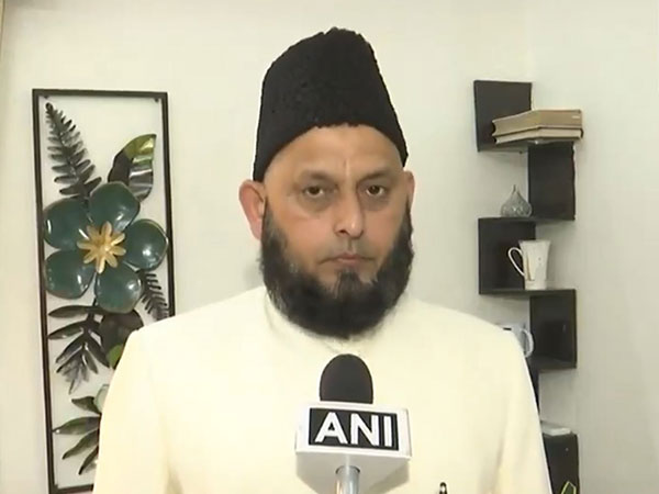  Maulana Khalid Rasheed Farangi Mahali, AIMPLB member (Photo/ANI)