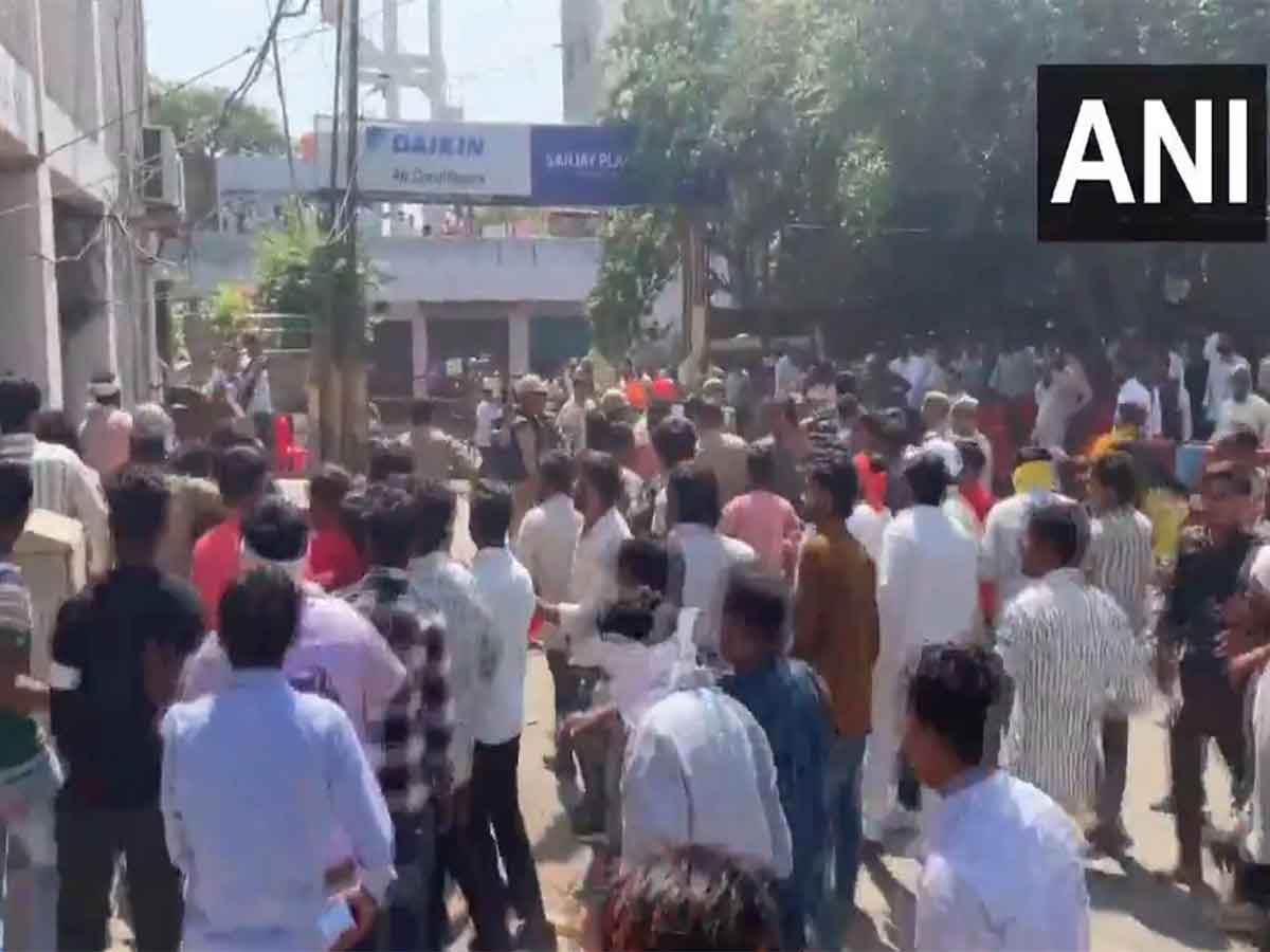 Vandalism and stone pelting outside the residence of Samajwadi Party MP Ramji Lal Suman. (Photo/ANI)