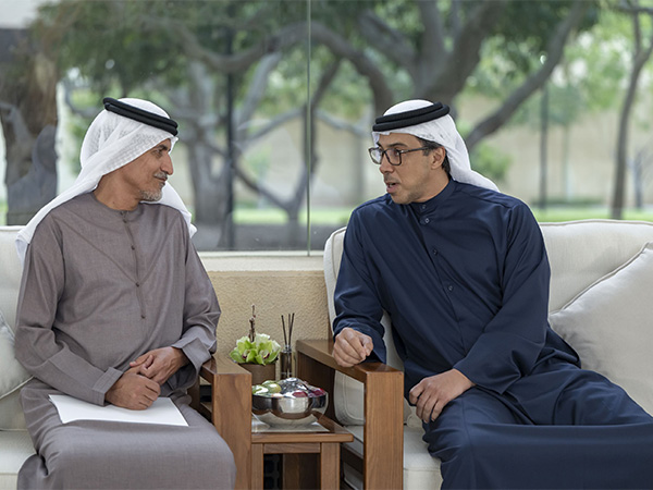 Sheikh Mansour bin Zayed Al Nahyan hosts a Ramadan Iftar gathering with government employees in Abu Dhabi. (Photo: WAM)