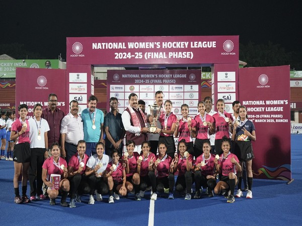 Hockey Haryana team with the trophy. (Photo- Hockey India)