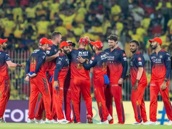 Team RCB celebrating a wicket. (Photo- IPL)