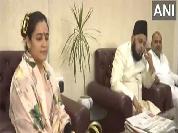 UP BJP leader Aparna Yadav meets Maulana Khalid Rasheed Farangi Mahali; extends wishes for ‘Alvida namaz’ (Photo/ANI)