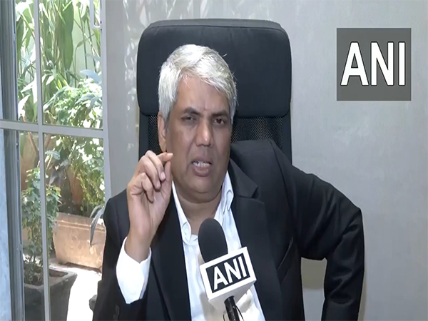 Satish Salian's Father Nilesh C Ojha (Image Source: ANI)