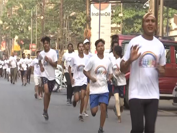 Social welfare department and Chhattisgarh Mitwa Sankalp Samiti organise 'Pride Run' in Raipur (Photo/ANI)