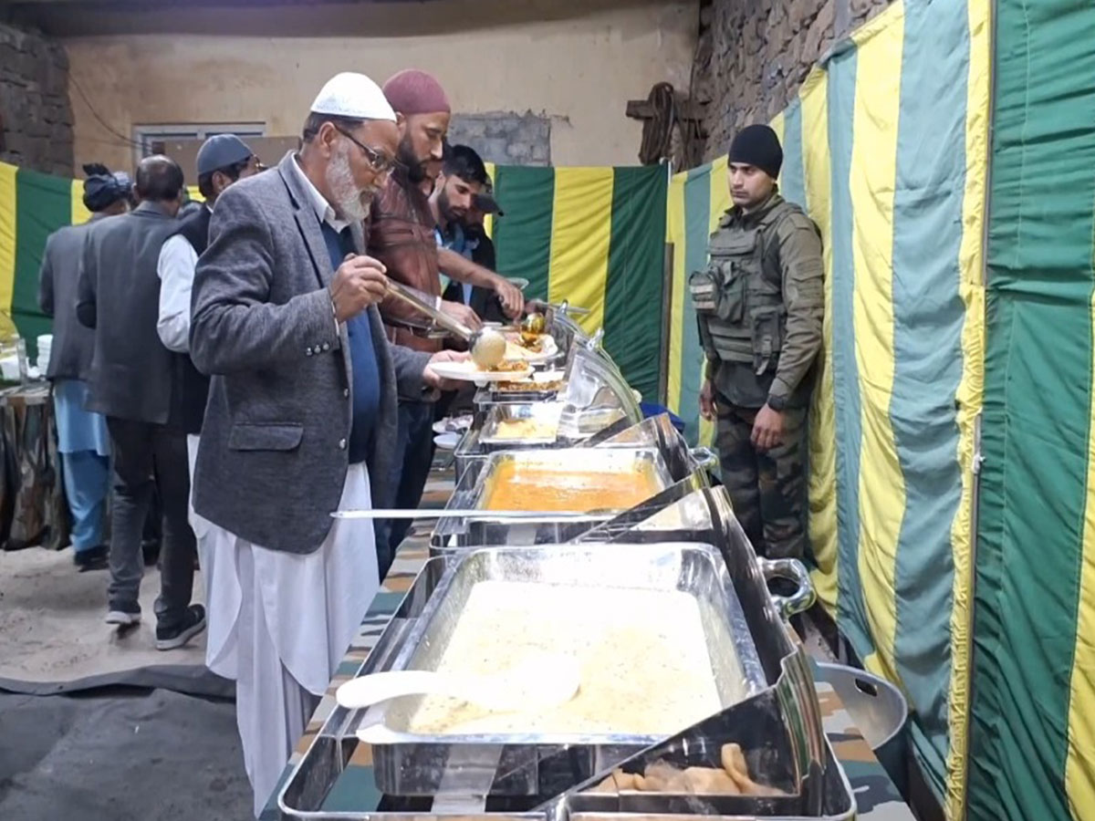 Indian Army's Mendher Battalion organises Iftar (Photo: ANI) 