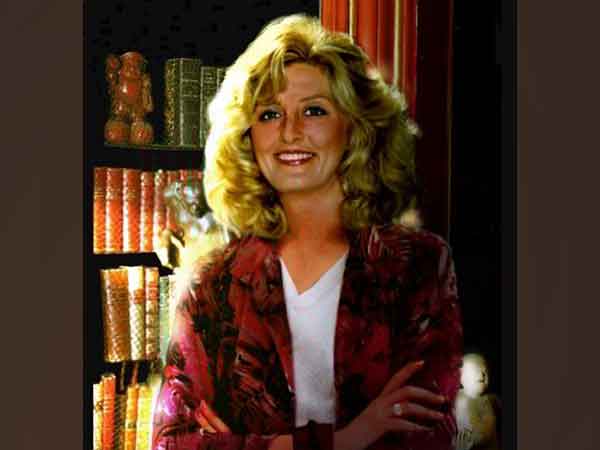 LJ Smith (Image Source: LJ Smith Website)