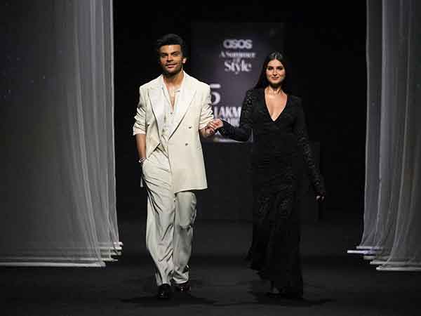Actors Tara Sutaria and Veer Pahariya (Image source: Lakme Fashion Week)