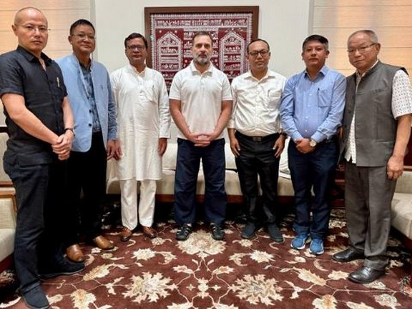 Congress leader Rahul Gandhi with Congress leaders from different communities of Manipur (Photo/X:@RahulGandhi)   