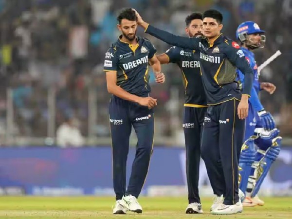 Prasidh Krishna (left) with skipper Shubman Gill. (Photo- IPL)