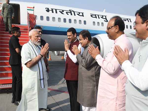 Prime Minister Narendra Modi at Nagpur Airport (Photo Credit: District Information Officer Nagpur)