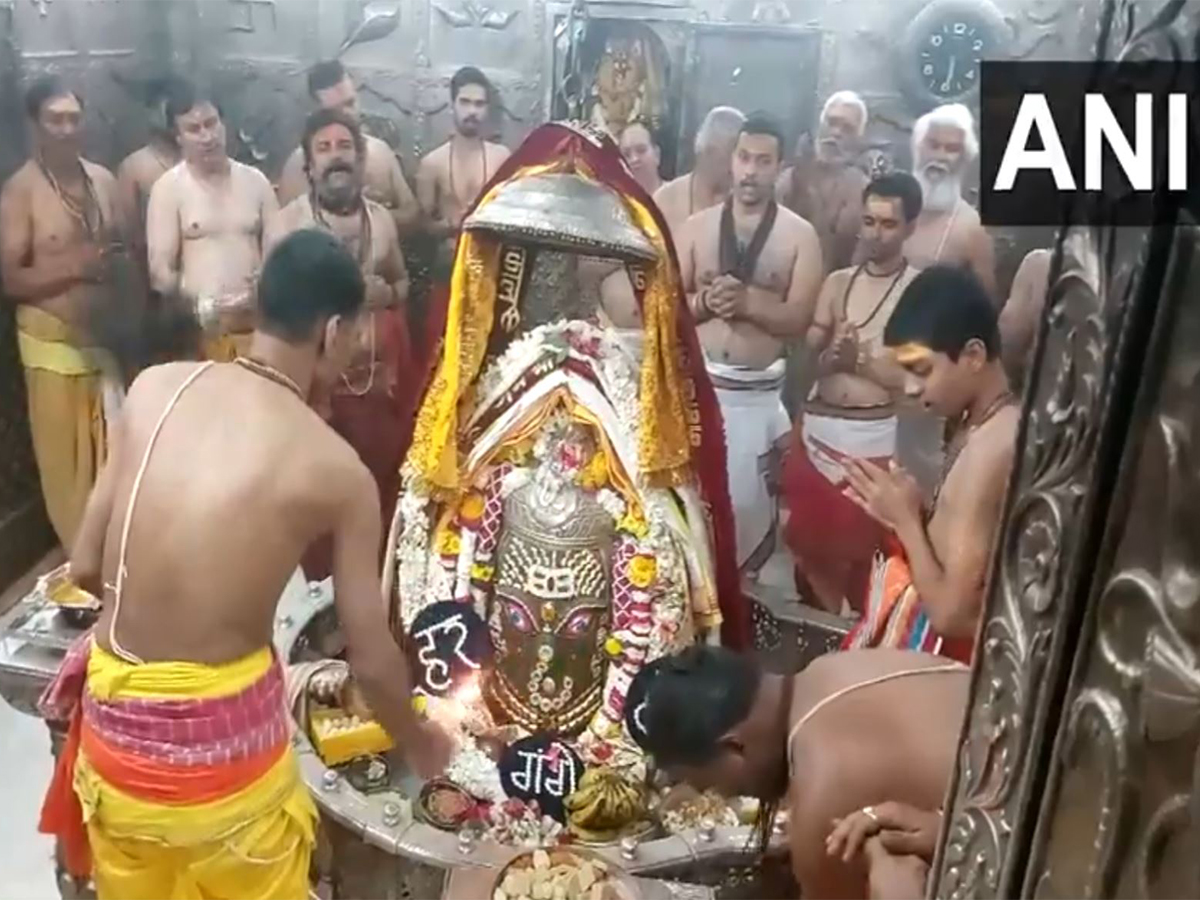 Aarti performed at Mahakaleswar temple on first day of Chaitra Navratri (Photo/ANI)