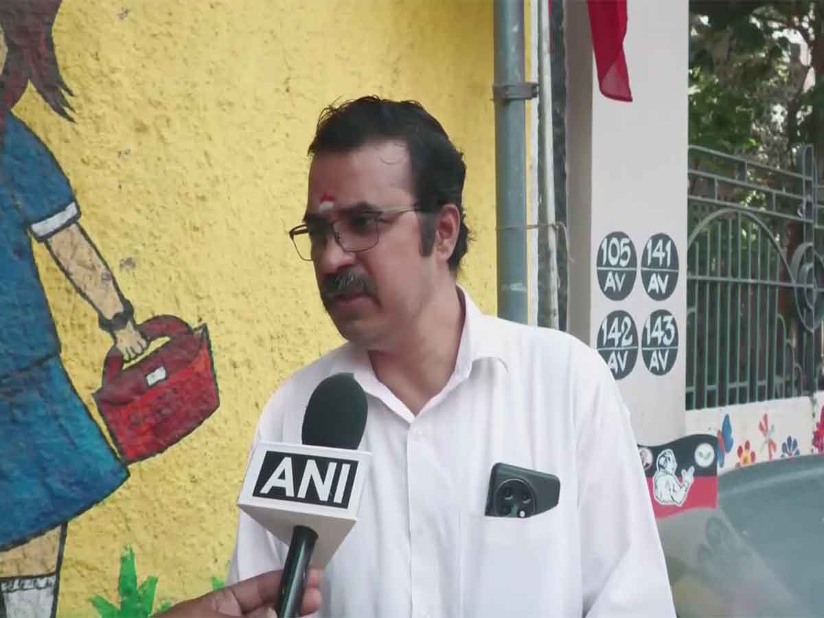 AIADMK spokesperson Kovai Sathyan 