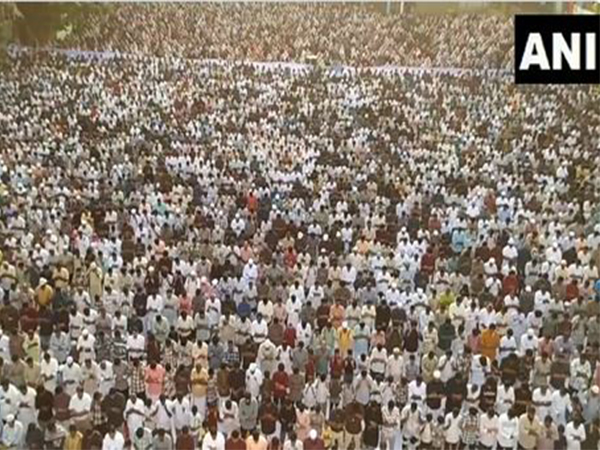 People offer namaz (Photo/ANI) 