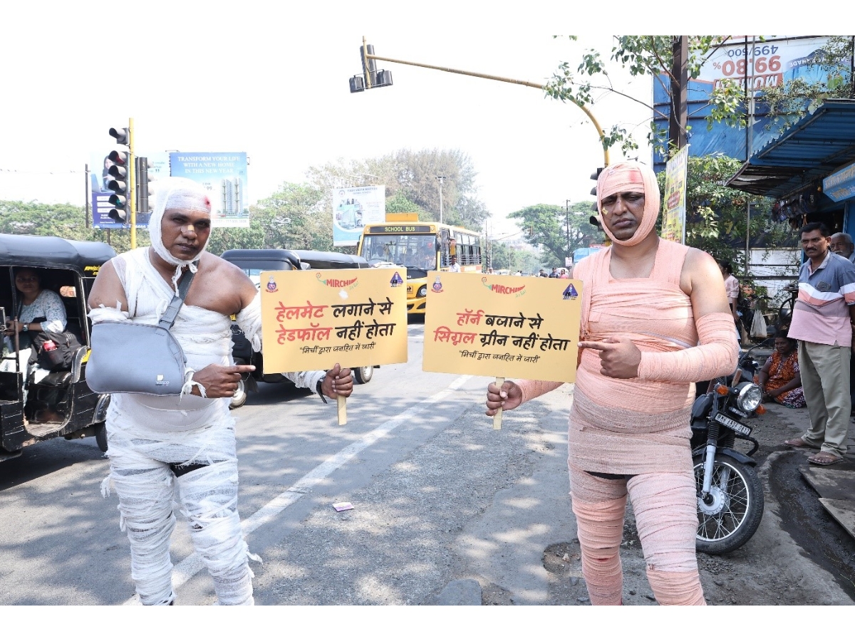 Mirchi Mumbai’s ‘Toote & Phoote’ Take over the Streets