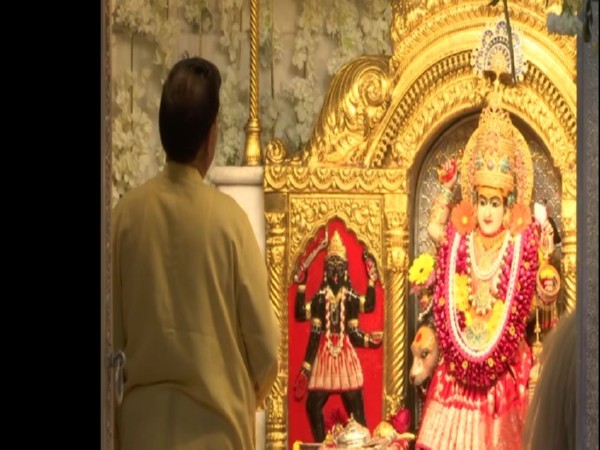 Morning Aarti held at Jhandewalan temple on third day of Navratri (Photo/ANI)