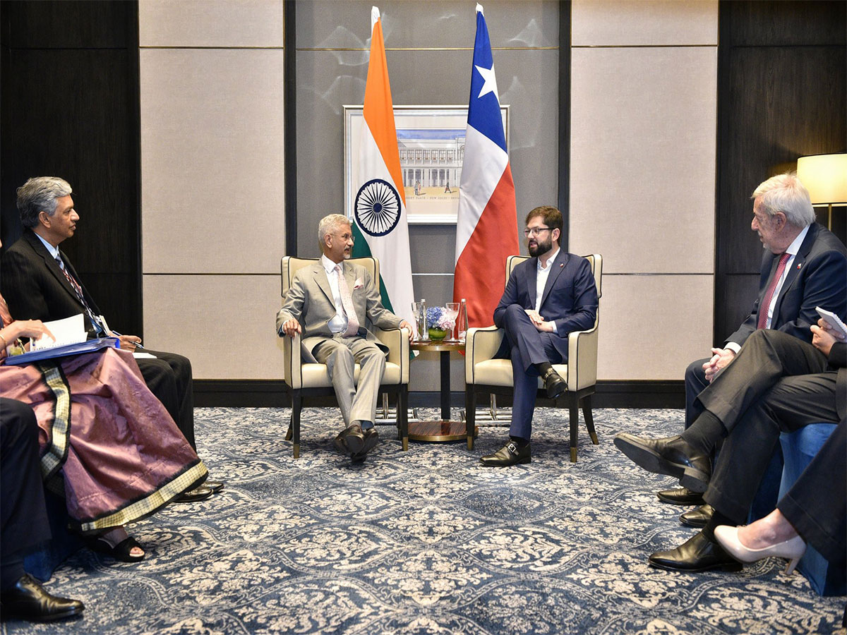 Chilean President Gabriel Boric Font meets EAM S Jaishankar during his state visit to India. (Photo: X/ @DrSJaishankar)