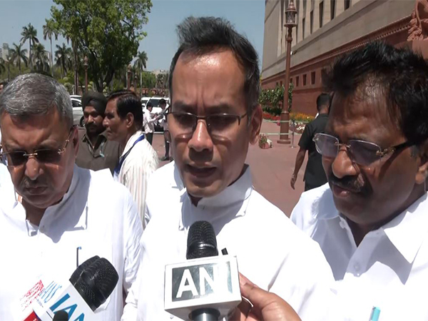 TMC MP Kalyan Banerjee (left), Congress MP Gaurav Gogoi (centre) and other leader (Photo/ ANI)