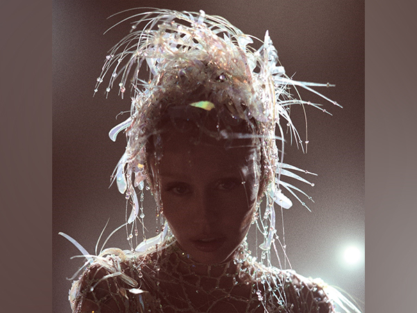 Miley Cyrus announces first Global Single “End of the World” set for release Thursday