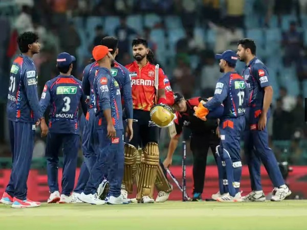 LSG team with PBKS skipper Shreyas Iyer (Photo- IPL)