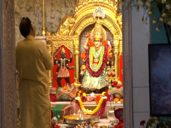 Morning Aarti held at Jhandewalan temple (Photo/ANI)
