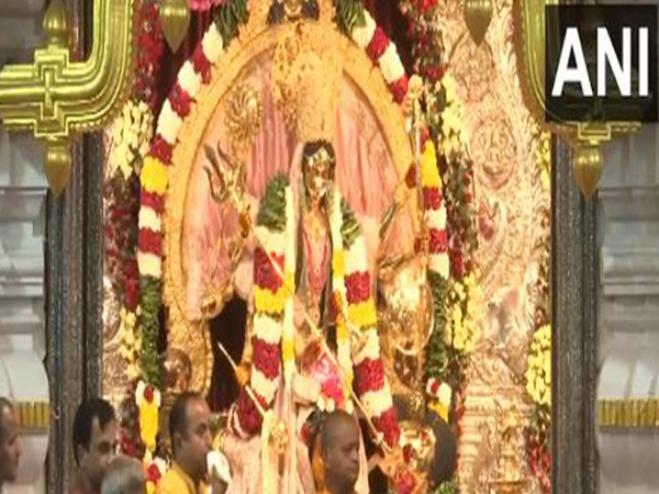 Morning Aarti offered at Shri Aadya Katyayani Shaktipith in Chhatarpur on fourth day of Chaitra Navratri (Photo/ANI)