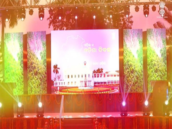 Odisha Divas celebration at Raj Bhavan (Photo/@DrHariBabuK)