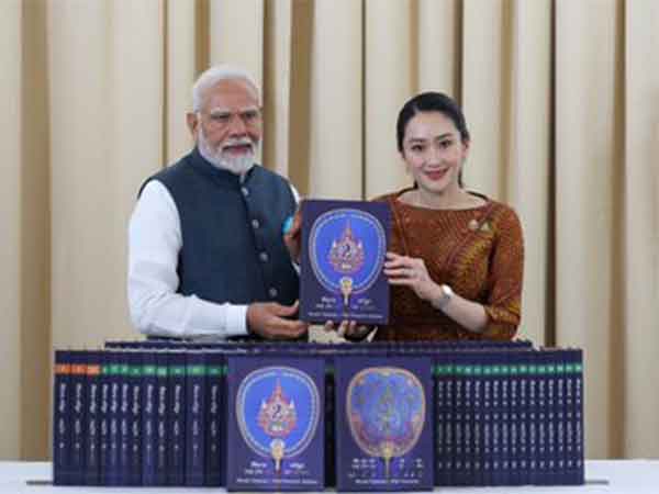 Prime Minister Narendra Modi gifted the holy scripture of World Tripitaka by his Thai counterpart  Paetongtarn Shinawatra  (Photo/@MEAIndia)