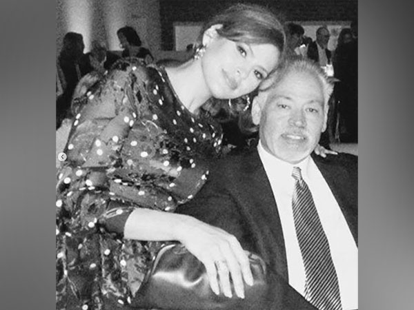 Eva Mendes and her brother Carlos Mendes (Image source:Instagram)