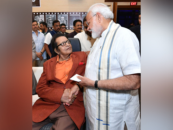 Manoj Kumar, PM Modi (Photo/X/@narendramodi)