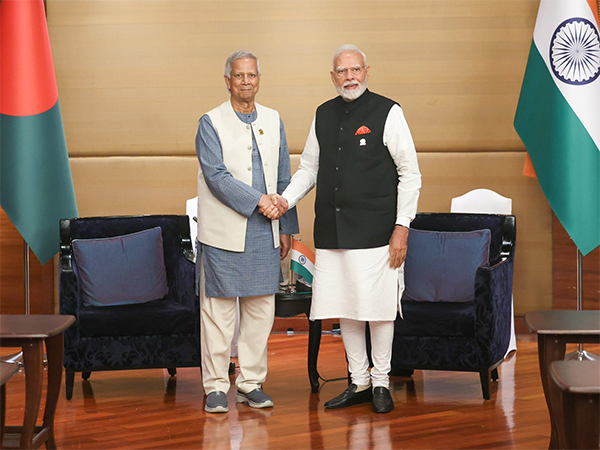 Bangladesh's Chief Adviser Muhammad Yunus, PM Narendra Modi (Image Credit: X/@MEAIndia)