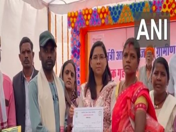 Surrendered Naxalites getting benefits under the special project of Pradhan Mantri Awas Yojana (Photo/ANI)