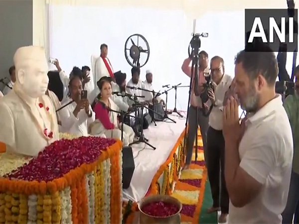 Rahull Gandhi paying tribute to former Deputy PM Jagjivan Ram (Photo/ANI)