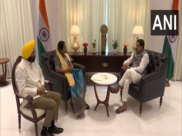 Mandhya Pradesh CM Mohan Yadav meets Delhi Chief Minister Rekha Gupta (Photo: ANI)