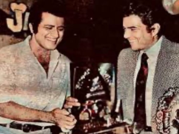 Veteran actors Manoj Kumar and Dharmendra (Image source: Instagram)