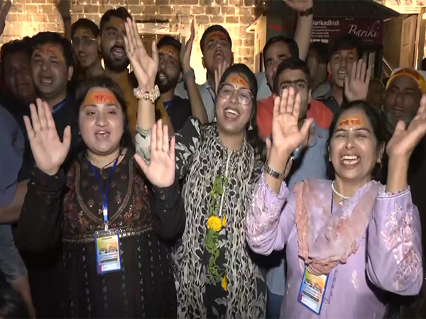 Group of devotees from Pakistan visited Dwarkadhish Temple (Photo/ANI)
