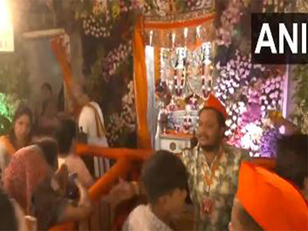Devotees throng Nagpur’s Shri Poddareshwar Ram temple on occasion of Ram Navami (Photo/ANI) 