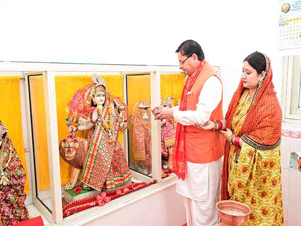 Uttarakhand Chief Minister Pushkar Singh Dhami on Sunday performed puja with his family at the Chief Minister's residence (Photo/CMO)