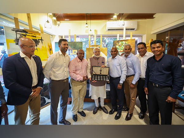 Prime Minister Narendra Modi with SL's 1996 WC stars. (Photo- Narendra Modi X/@narendramodi)