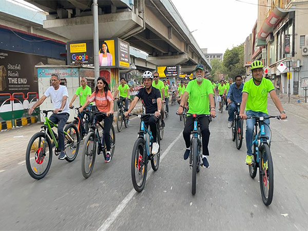 Mansukh Mandaviya leads 4000-plus cyclists in Rajkot (Photo: SAI Media)
