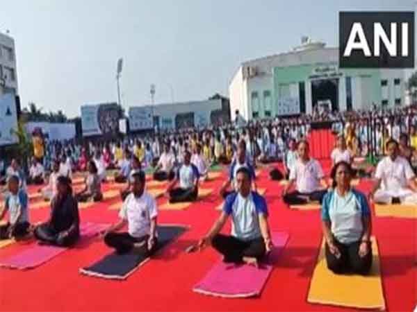Yoga Mahotsav at Kalinga Stadium in Bhubaneswar (Photo/ANI) Yoga Mahotsav at Kalinga Stadium in Bhubaneswar (Photo/ANI)