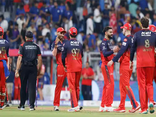 Team Royal Challengers Bengaluru celebrating after the win (Photo: IPL)