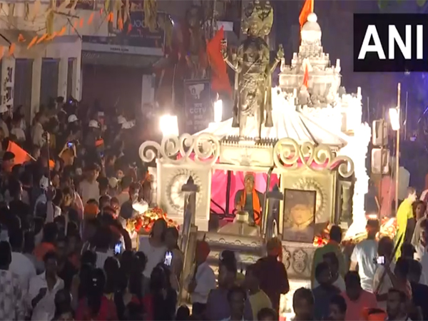 Ram Navami procession being taken out in Hazaribagh amid heavy police deployment at Jhanda Chawk and near Jama Masjid. (Photo/ANI)