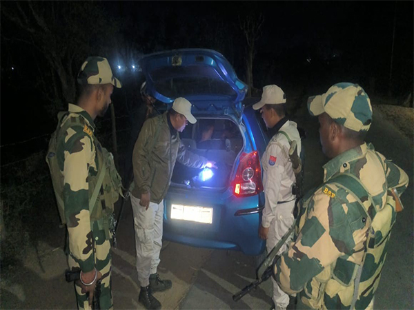 Security forces forces conducting search and area domination exercises (Photo: Manipur Police) 