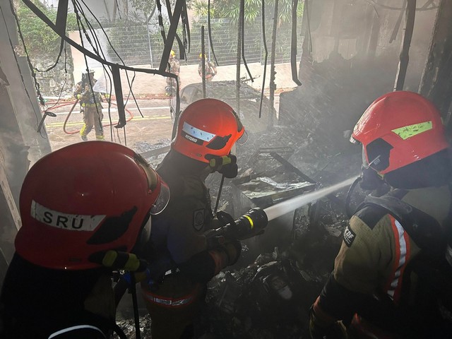 Singapore Civil Defence Force's rescue operation (Photo/ Facebook account of Singapore Civil Defence Force) 