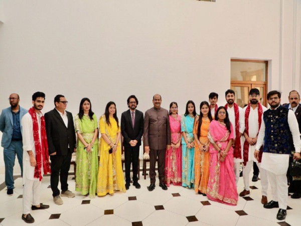 Lok Sabha Speaker Om Birla with Indian Diaspora (Photo: Om Birla/X)