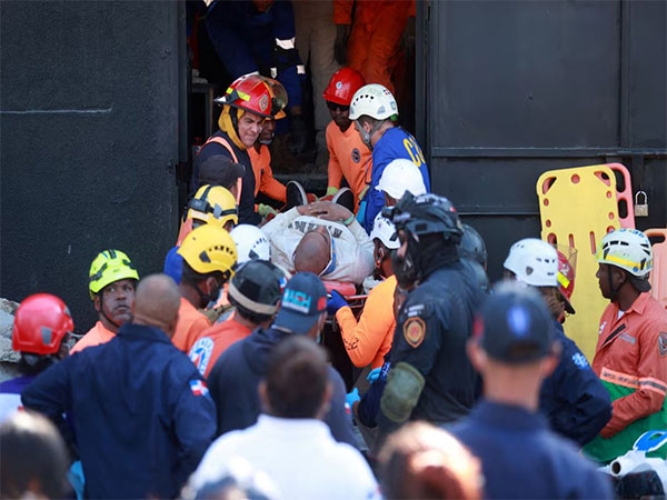 Rescue teams working at the site of the nightclub (Photo/Reuters)