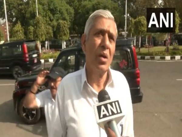 Congress leader and J-K Assembly MLA Nizamuddin Bhat (Photo/ANI)